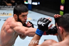 하빕 친구 이슬람 마카체프, 우세한 타격과 그래플링으로 4라운드 서브미션승