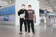 [R5포토] 투신 김재웅, 조정현 익스트림컴뱃 감독 잘 다녀오겠습니다