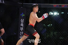 [포토] 날카로운 펀치 KO로 화려하게 복귀한 