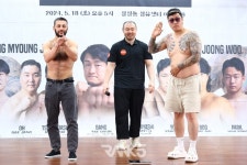 [포토] 독특한 '찰싹챔피언십' 출전자들의 파이팅 포즈