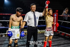 [포토] 53kg 세미프로 박준호(리플레쉬) vs 안치현(충주 강일)...2024 천안흥타령 킥복싱대회
