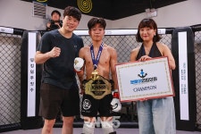 10대 파이터 이영웅 플라이급 타이틀 방어 성공, MMA KMMA 충남 아산 첫 대회 성료