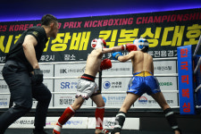 [현장포토] 정확히 들어간 스트레이트…KBA 서울시협회장배 킥복싱대회