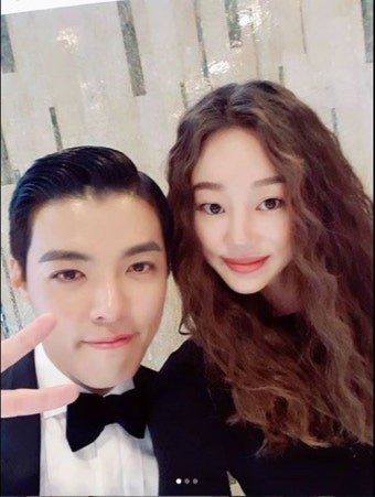 최여진, 새 신랑 강남과 결혼식 인증샷 공개 