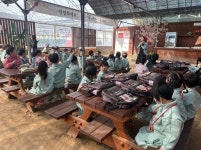 김천 율곡유치원, 딸기 따기 체험학습 실시