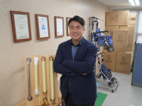 노인의 일상생활에 딱 맞는 낙상예방 제품 만듭니다