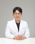 깊은 주름이나 심한 처짐, 앞볼 필러로 개선 가능해