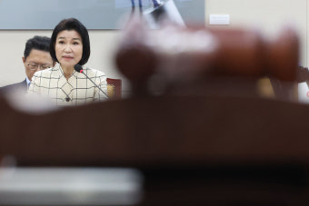 [이로운시선] '한국의 괴벨스' 경고 받는 이진숙, 법카 사적 사용에 무단결근 의혹까지