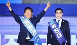 정청래,민주당 신임 당대표로 선출…압승의 배경은 