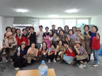 포항 희망산소 봉사단·용흥우방아파트 부녀회, 어르신 위한 경로잔치 호평