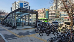 지하철 출입구 애물단지 개인형 이동장치…철산역과 광명사거리역에 NO-파킹존 조성