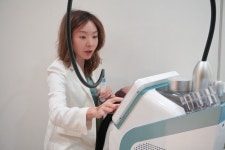 처음부터 댄의원 창원본점, 재발성 여드름 근본부터 치료가능한 네오빔레이저 신규도입