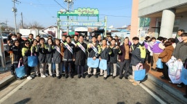 고창군, 설맞이 전통시장 장보기 행사... 지역경제에 활기를 더해