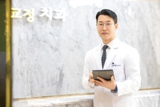 인비절라인 활용한 치과 투명교정, 환자의 협조가 성공의 열쇠