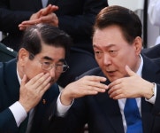 [이로운판결]내란 우두머리 윤석열, '일반이적죄'도 유죄…1심 징역 30년 선고