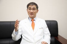 로봇인공관절 도입 2년만에 1만례 기록 앞둔 힘찬병원