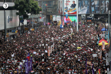 홍콩 시위: 역대 최대 200만 모여...8장의 사진으로 보는 홍콩 시위