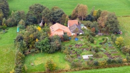 시간의 종말 기다리며 9년간 지하실에서 산 가족