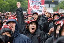 삼성전자, 창사 55년 만에 노조 첫 총파업이 던지는 질문