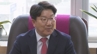 권성동 원내대표 대통령실 채용 발언.. 비판 잇따라
