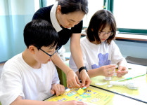 LG화학 임직원, 초등학교서 일일교사로 재능기부