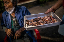Samba, Cachaça and Pickled Eggs: ‘Dirty Feet’ Bars Are ‘Essence of Rio’