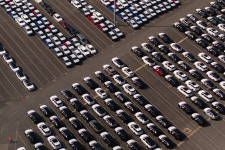 Britain Eases Rules on Electric Vehicles as Auto Tariffs Hit