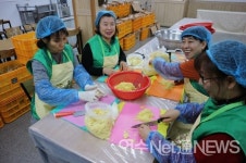 한국동서발전(주) 호남화력본부, 지역민들에게 건강차 전달
