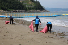 여수해경, 돌산 무슬목 해변 정화