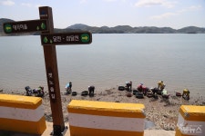 여수 소라면 달천갯마을, 바지락 영 트는 날