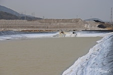 폐석고 환경오염 심각하다 VS 문제없다... 남해화학과 환경단체 입장 제각각