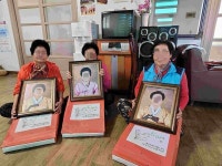 롯데케미칼, 어르신 무병장수 기원 장수사진 전달