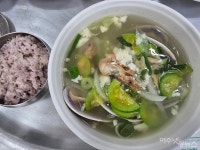 [미식기행] 진짜 여수의 맛... 여수 잠수기수협 식당가에서 찾은 개조개탕