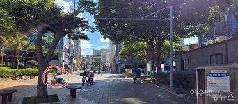 여문문화의거리 광장, 땡볕에 멈춰 선 바닥분수… 알고 보니 밸브·전기선까지 철거?