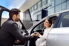 벤츠, 공식서비스센터 첫 방문 중고차 고객 차량 점검·엔진오일 교환해준다