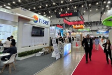 시장 장악하는 중국 태양광, 속 타는 한국 기업들