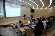 글쓰기의 본질은 용기, 고개 빳빳이 들고 쓰자