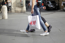 H.N유통에치엔유통 | H&M, 블록체인으로 유통망 관리하나