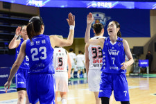 [WKBL] 박혜진, 생애 첫 트리플더블·김단비 33점...우리은행, 개막전 대승