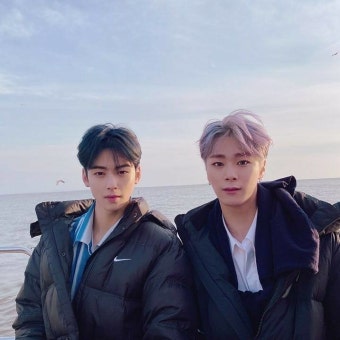 차은우·산하·동생 문수아까지...문빈 추모 공간에 메시지 