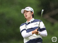 박지영, KLPGA 스트로크게인드 종합 1위...배소현·김소이, 티샷·퍼트 1위