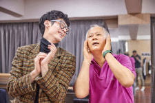 연극 ‘웃음의 대학’ 연습현장 공개…송승환 20년 만의 코미디, 어렵지만 재미