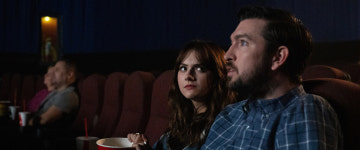 소설 원작 로맨스릴러 ‘캣퍼슨’ 6월 개봉…에밀리아 존스-니콜라스 브라운 주연