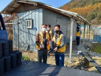 평창 대화라이온스클럽, 따뜻한 겨울나기 연탄 나눔 봉사