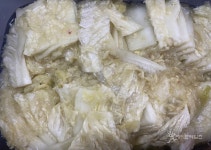 곰팡이 김치 한성식품 위생상태 충격 … 결국 공장 폐쇄