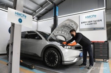 소규모 자동차 제작자 계속안전검사 위탁없이 직접할 수 있다