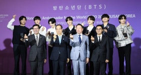 5만명 스탠딩 세운다는 BTS 부산콘서트 안전문제 시끌