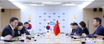 김동연 경기지사, 랴오닝성 경제무역교류단과 협력방안 논의