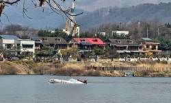 천안 산불 진화 헬기 저수지 추락 … 탑승자 2명 구조