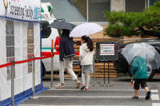 [전문] 서초구청 305~312번째 확진자 발생...총각수산 양재본점, 강남섬기는교회 방문자 검사 요청